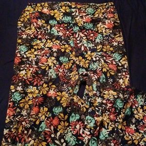 Never worn Lularoe OS leggings